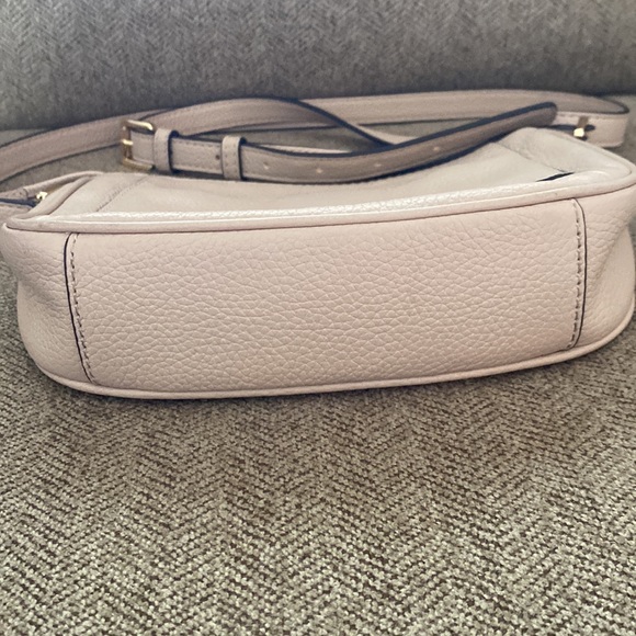 Michael Kors Julia Messenger Bag - Picture 6 of 16